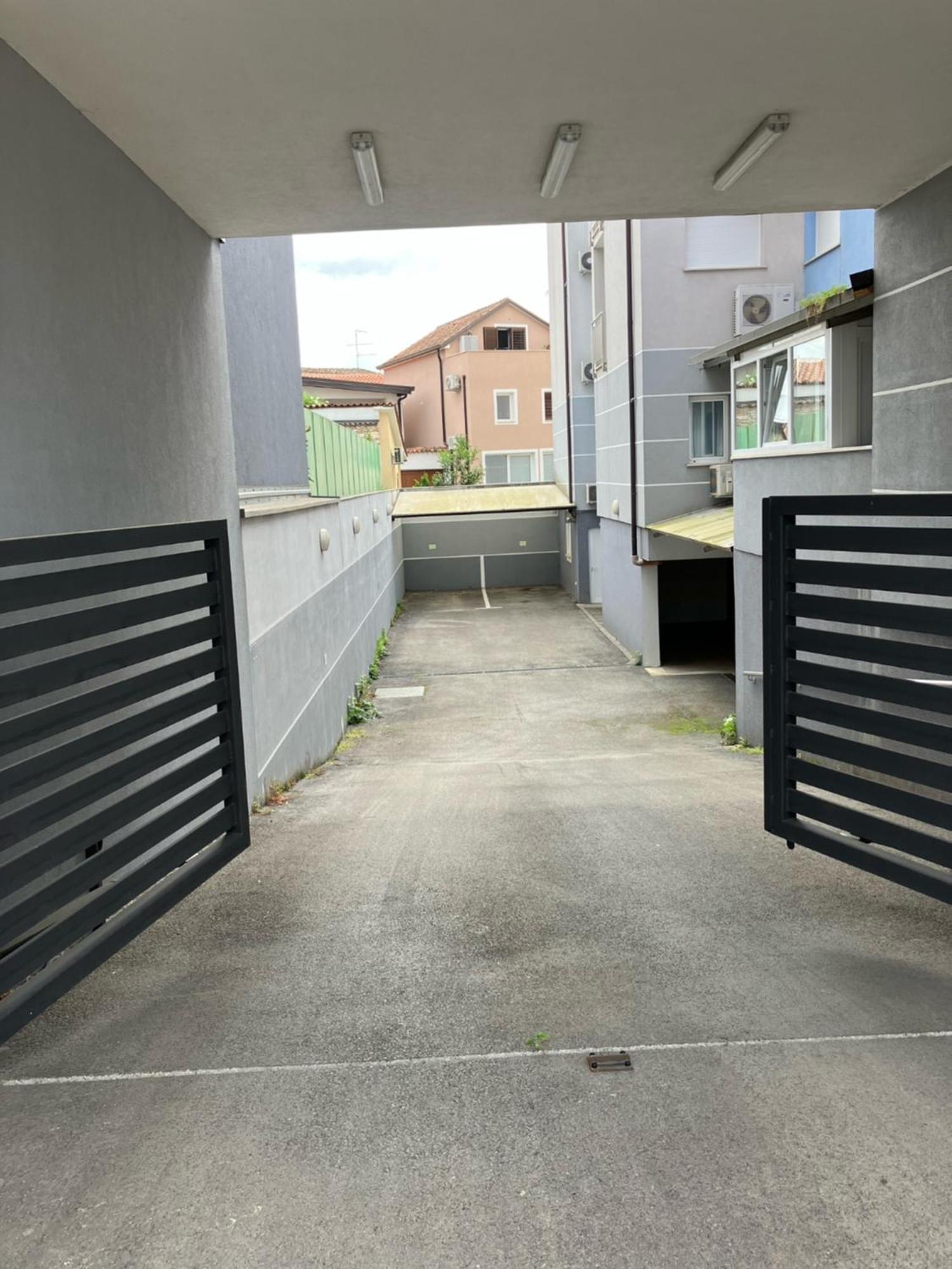 Apartment Capriati With Parking Garage 乌马格 外观 照片